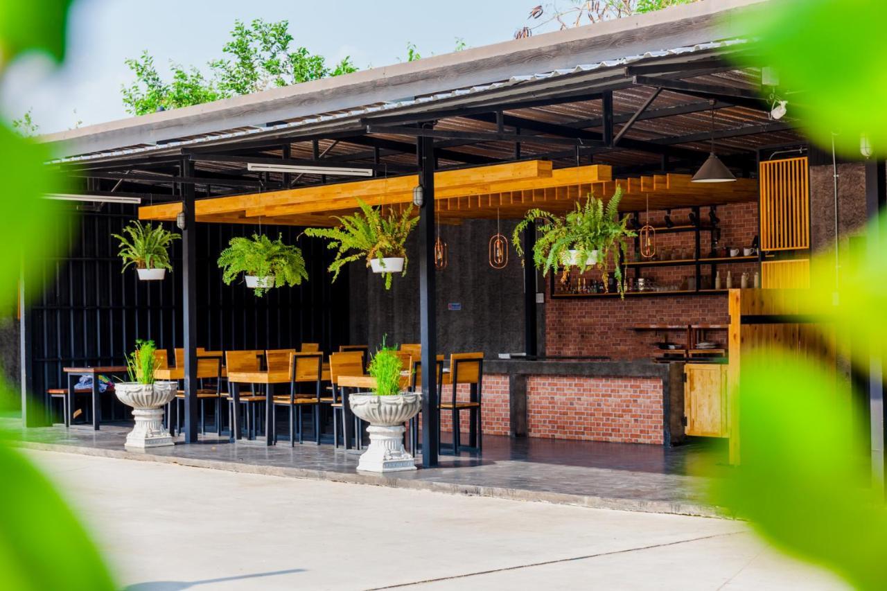 The Sun Resort Ratchaburi Екстер'єр фото