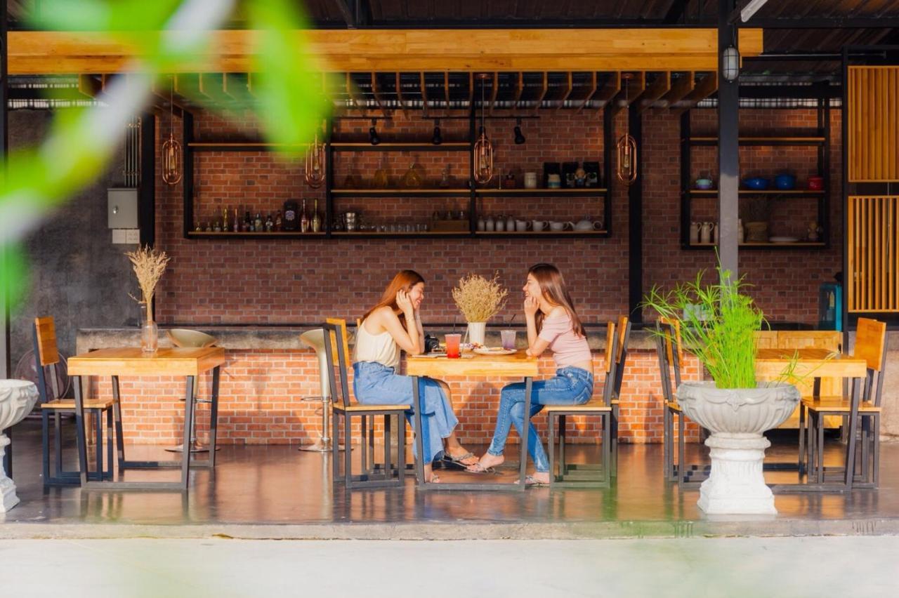 The Sun Resort Ratchaburi Екстер'єр фото